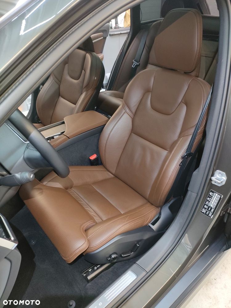 Volvo V90 Cross Country - 11