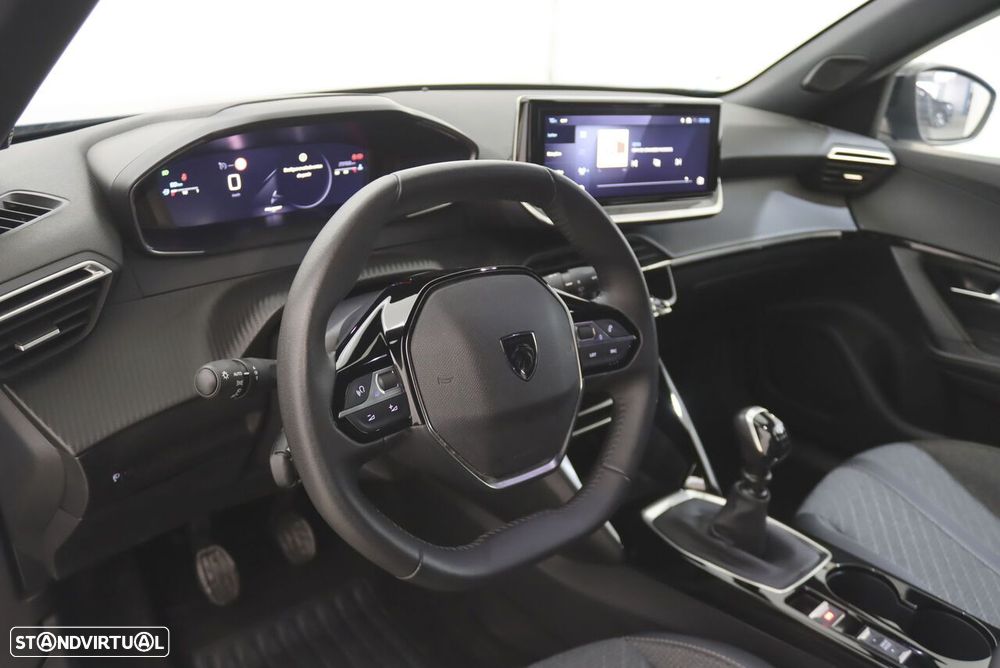 Peugeot 2008 1.2 PureTech Allure - 4
