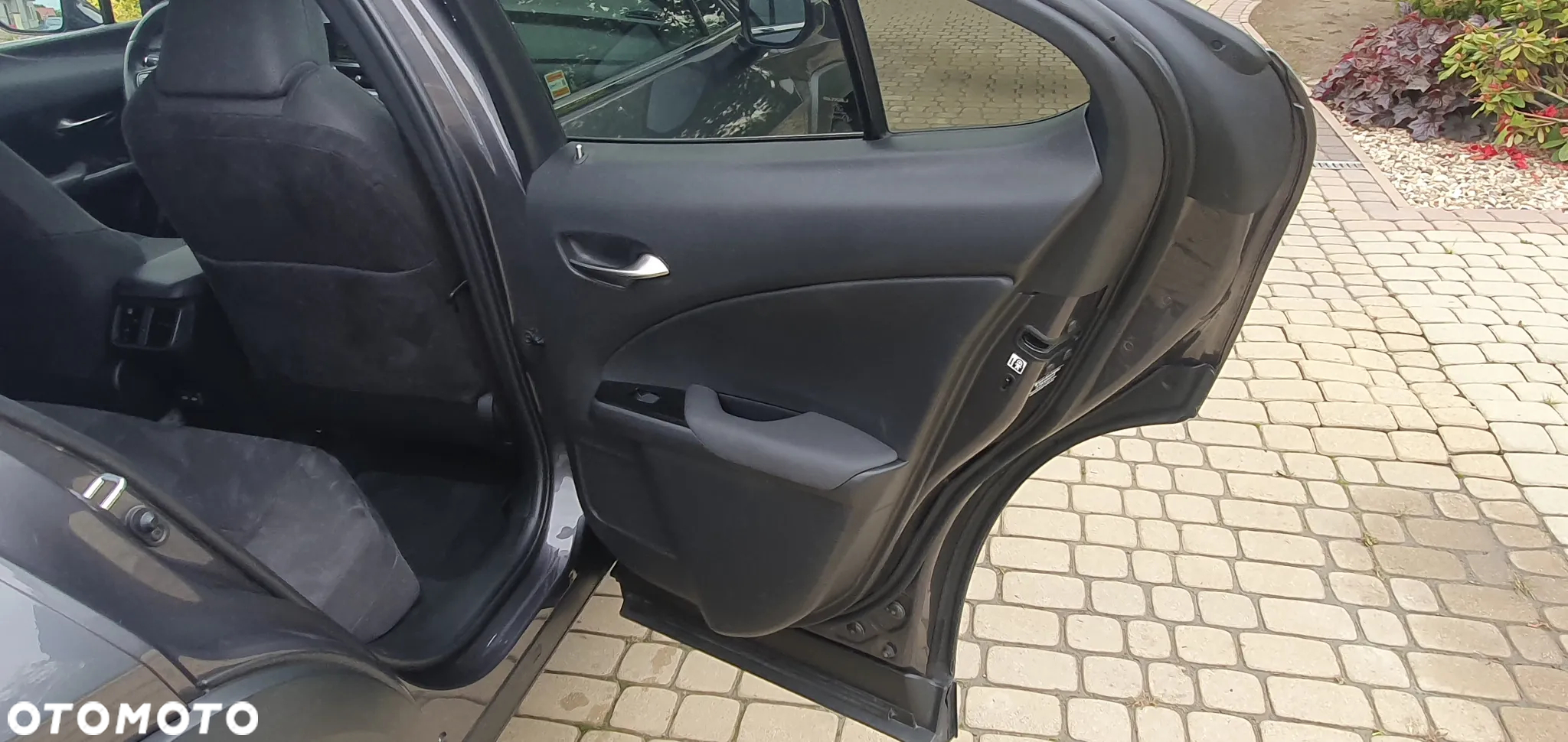 Lexus UX 200 GPF Business 2WD - 24