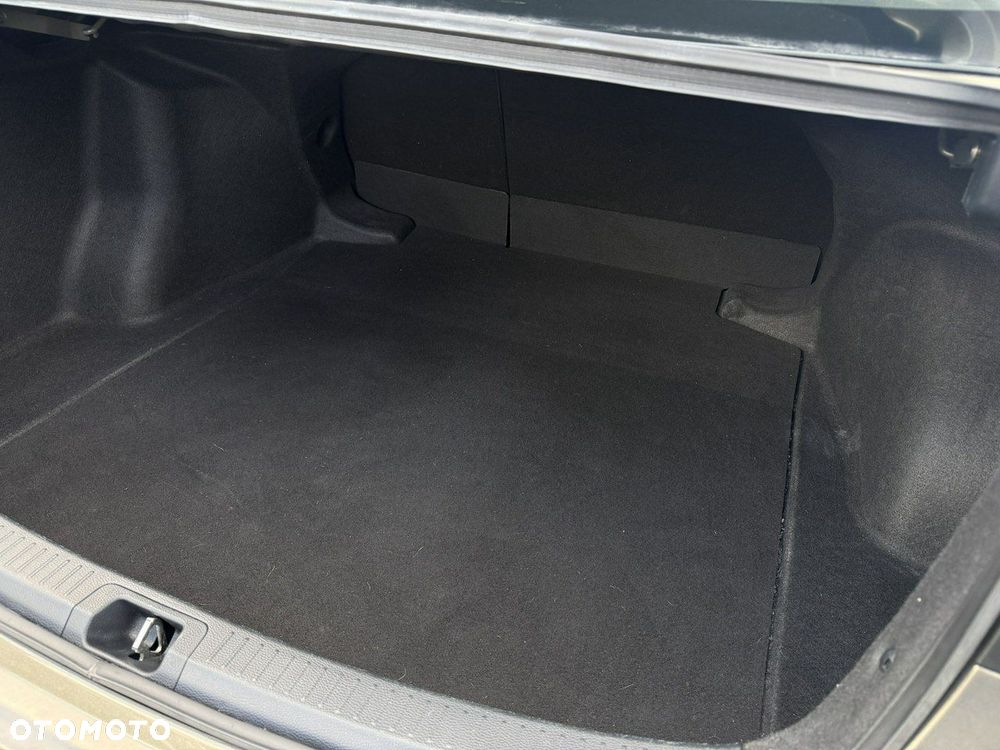 Toyota Corolla 1.5 Comfort - 36