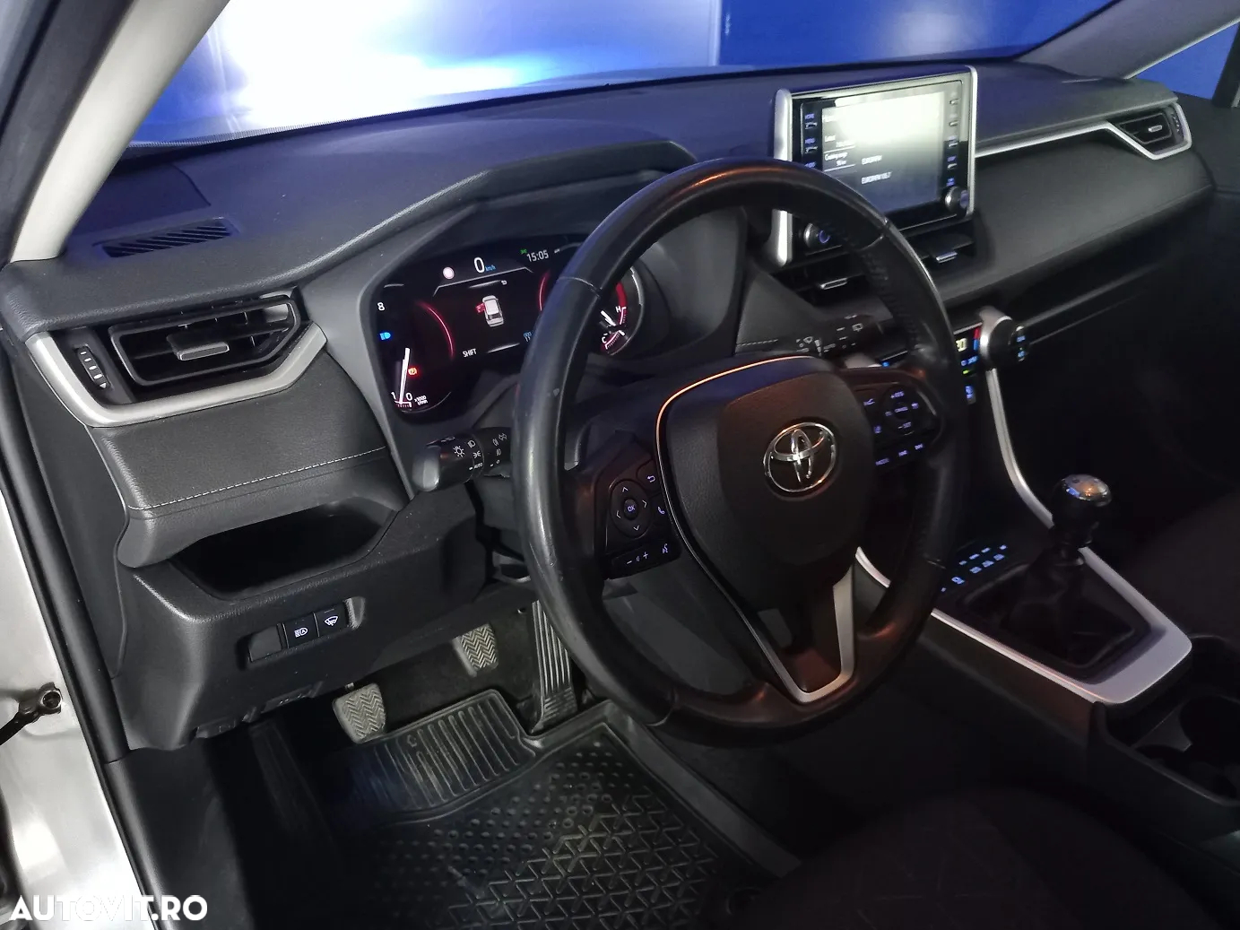 Toyota RAV4 - 10