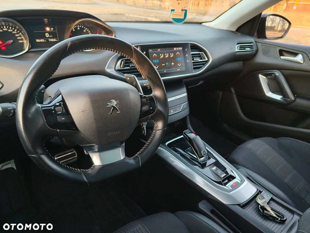 Peugeot 308 BlueHDi FAP 130 EAT8 Stop & Start Allure - 15