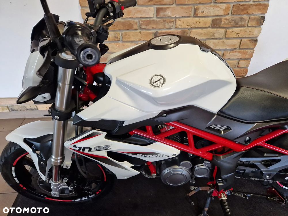 Benelli BN 125 - 13