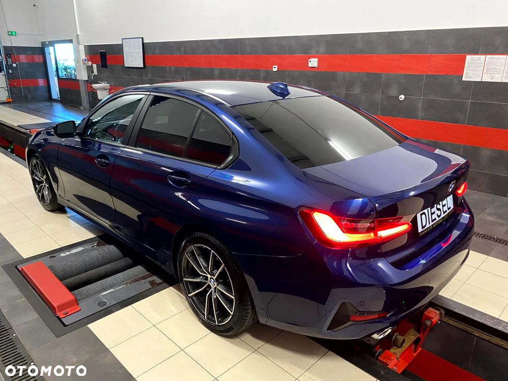 BMW Seria 3 320d Sport - 14