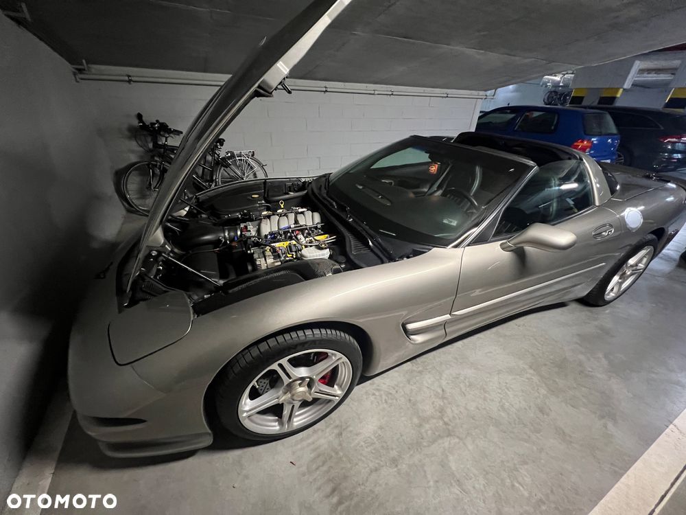 Chevrolet Corvette - 37