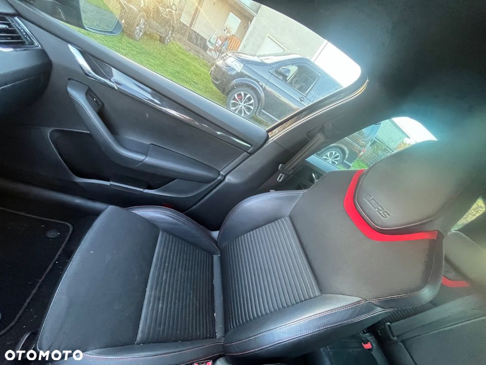 Skoda Octavia 2.0 TDI DSG RS - 12