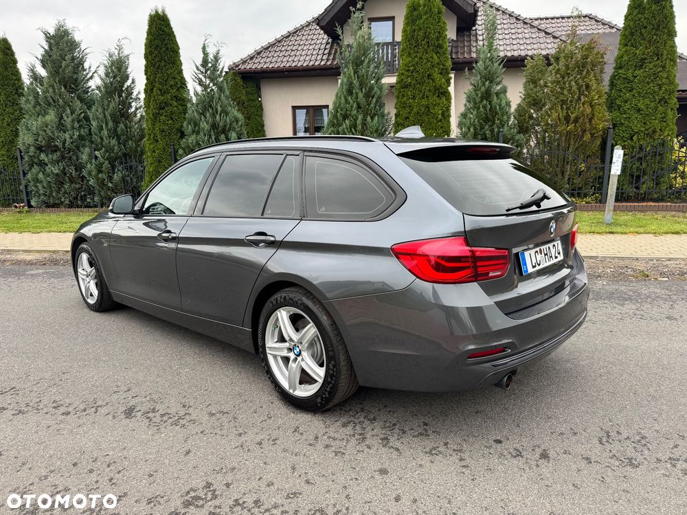 BMW Seria 3 320d Sport Line - 3