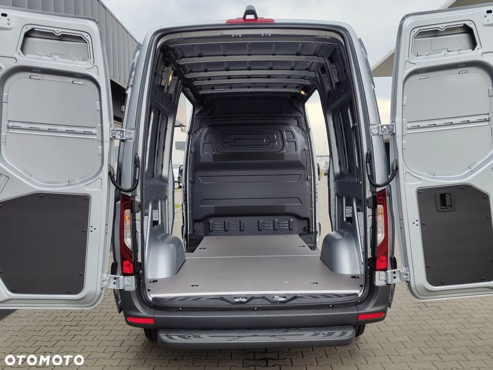 Mercedes-Benz Sprinter - 8