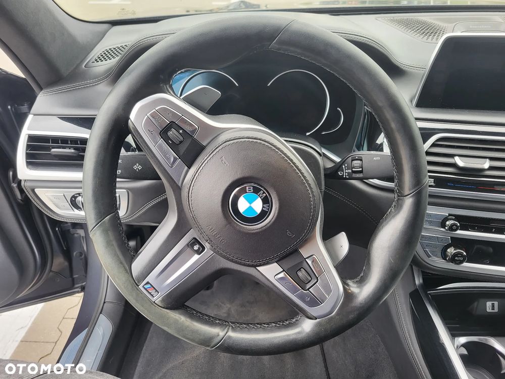 BMW Seria 7 M760Li xDrive - 13