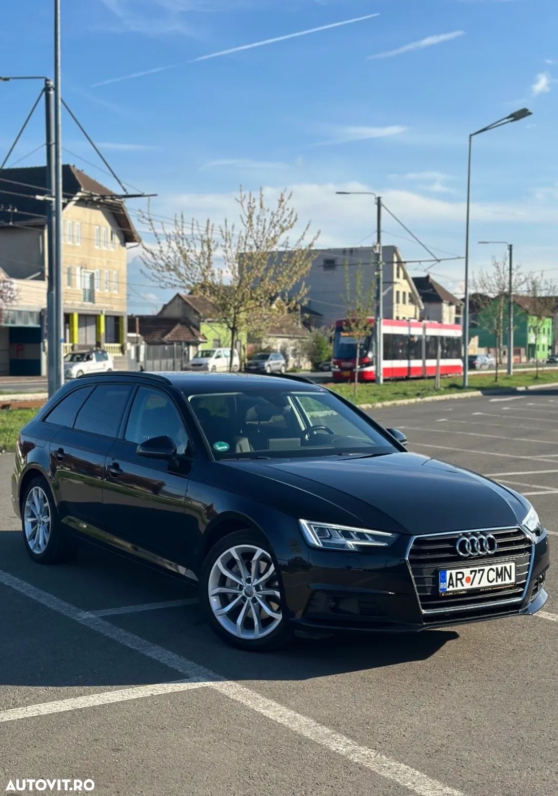 Audi A4 Avant 2.0 TDI S tronic - 1