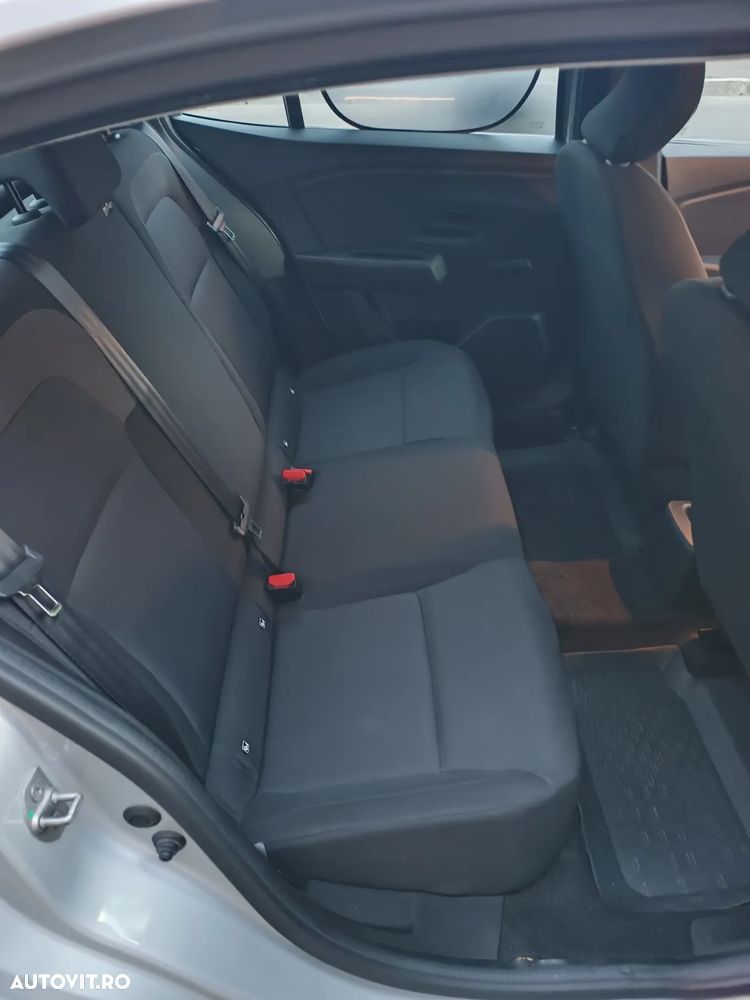 Dacia Logan TCe 90 Essential - 14