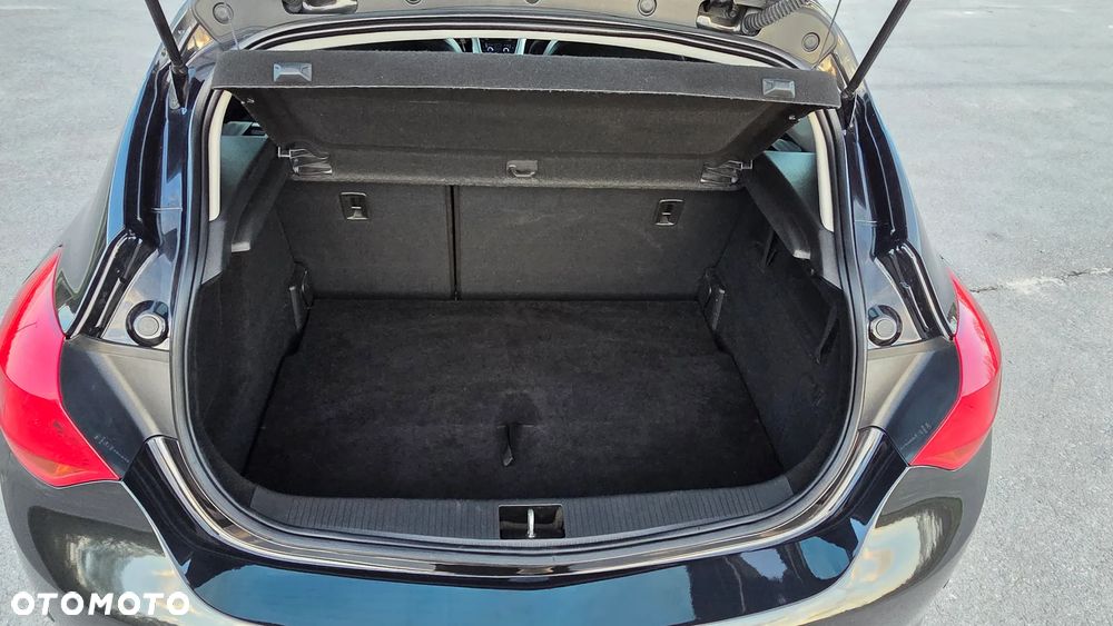 Opel Astra 1.6 Sport - 34