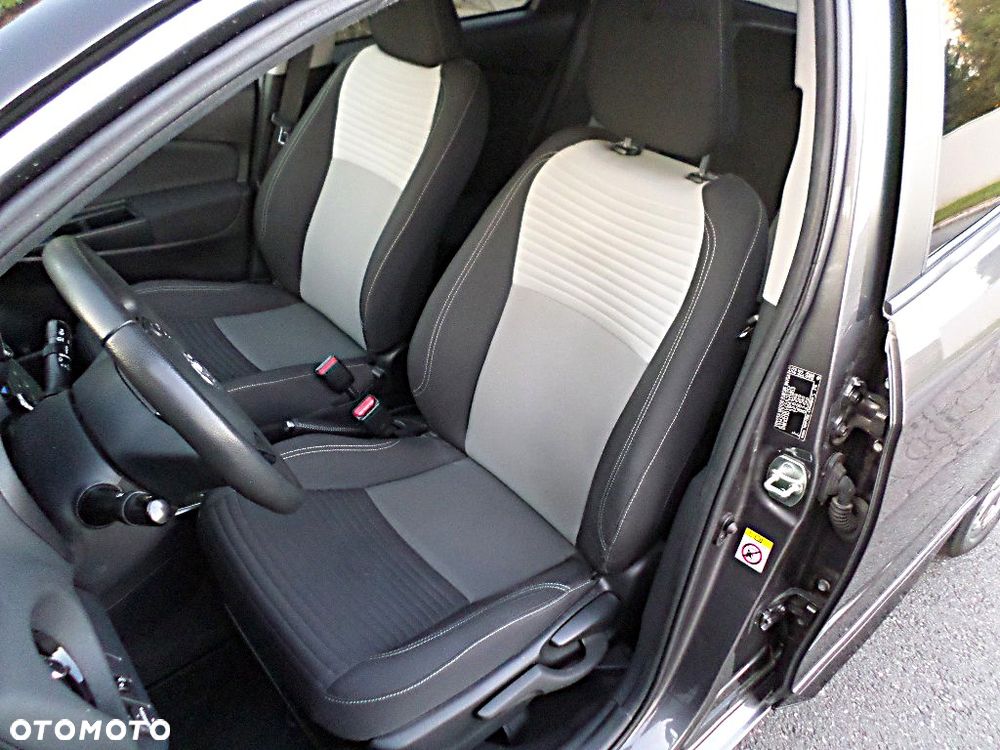Toyota Yaris - 22