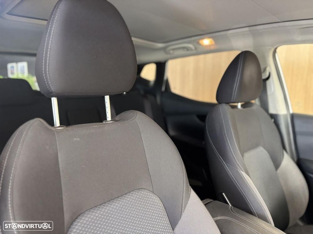 Nissan Qashqai 1.5 dCi N-Connecta J18 - 11