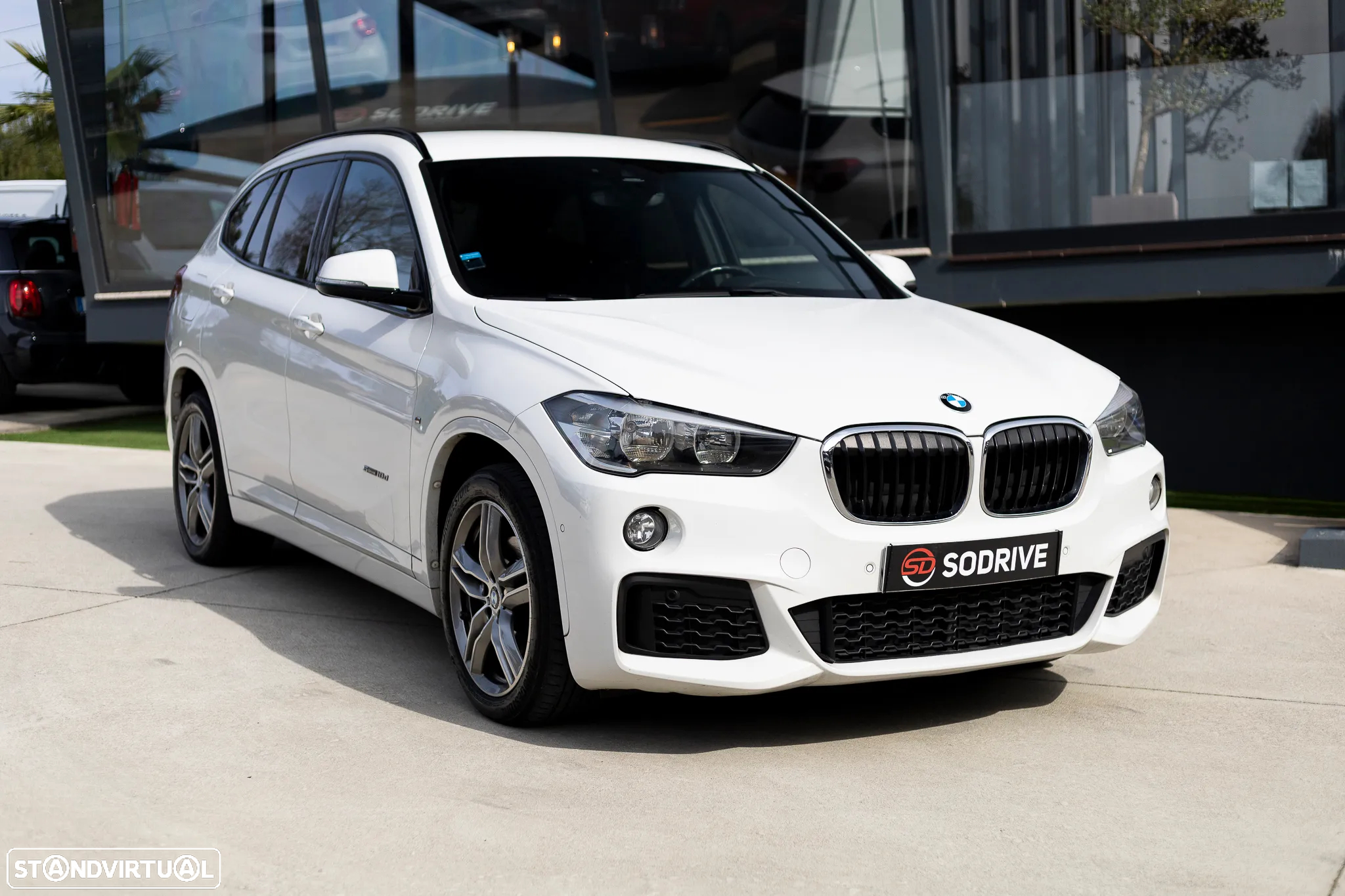 BMW X1 18 d xDrive Auto Pack M - 10
