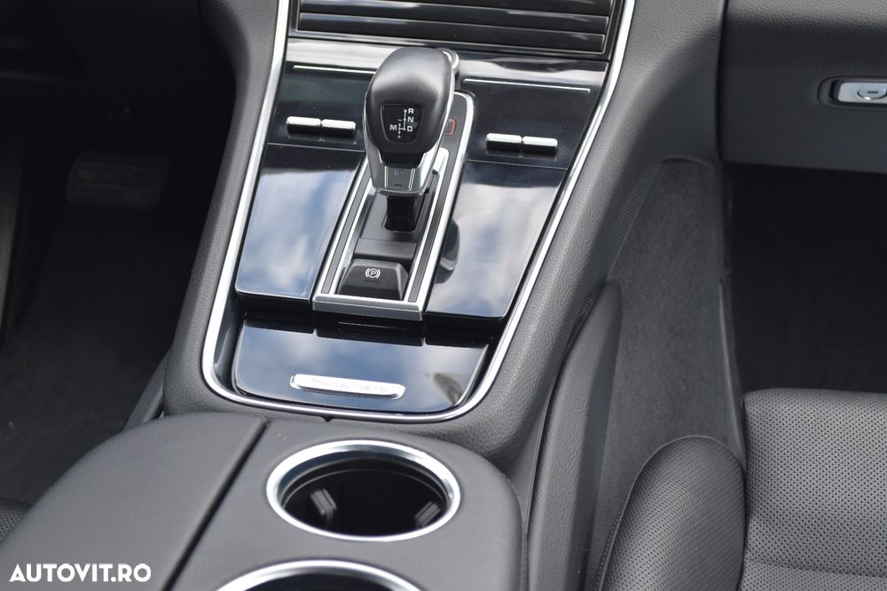 Porsche Panamera - 24