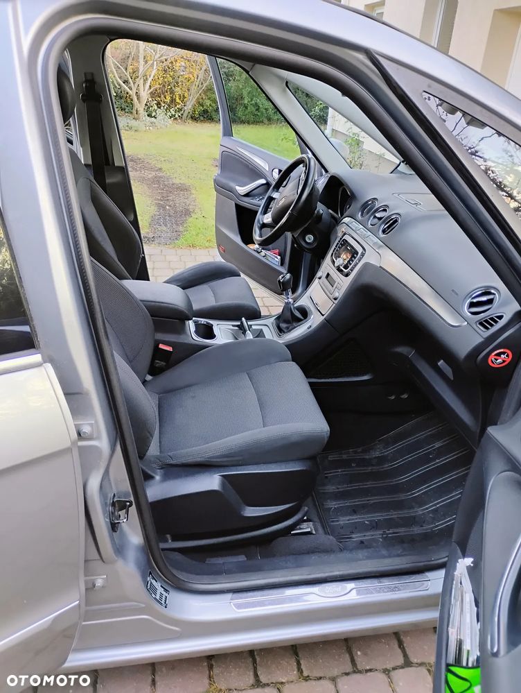 Ford Galaxy - 10