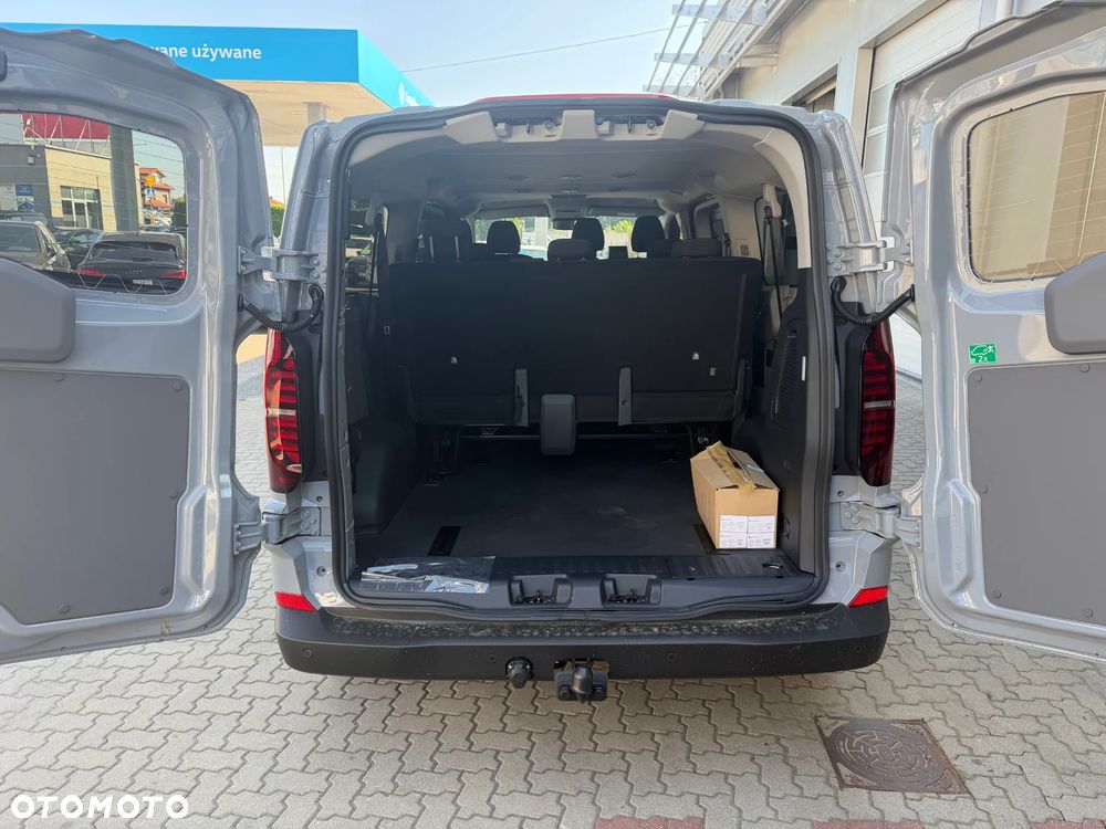 Volkswagen Transporter Kombi L2H1 M1 - 11