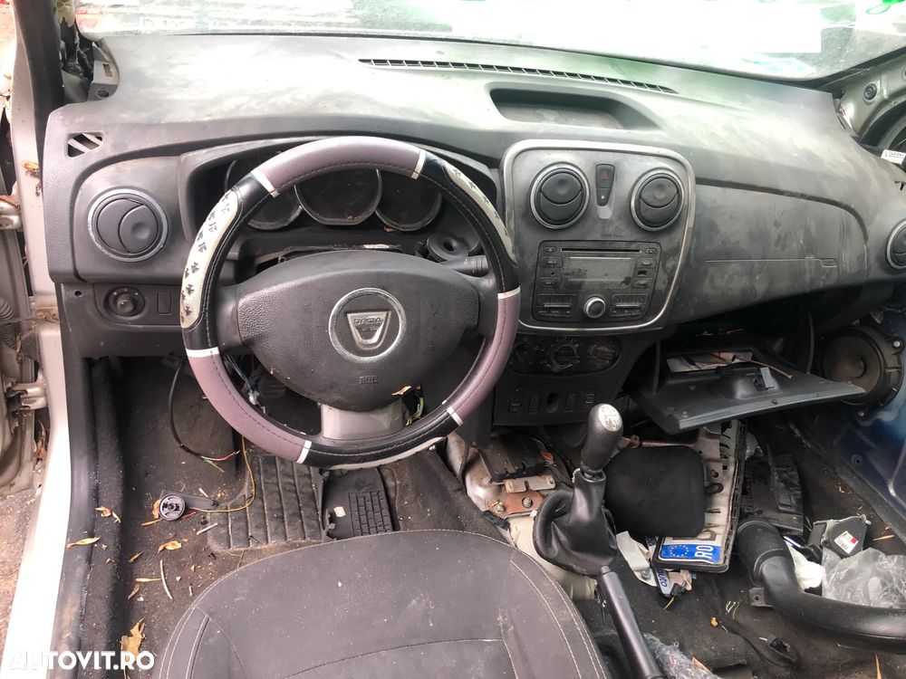 Dezmembrez Dacia Logan 2 gri 1.2 benzina 2014 - 7