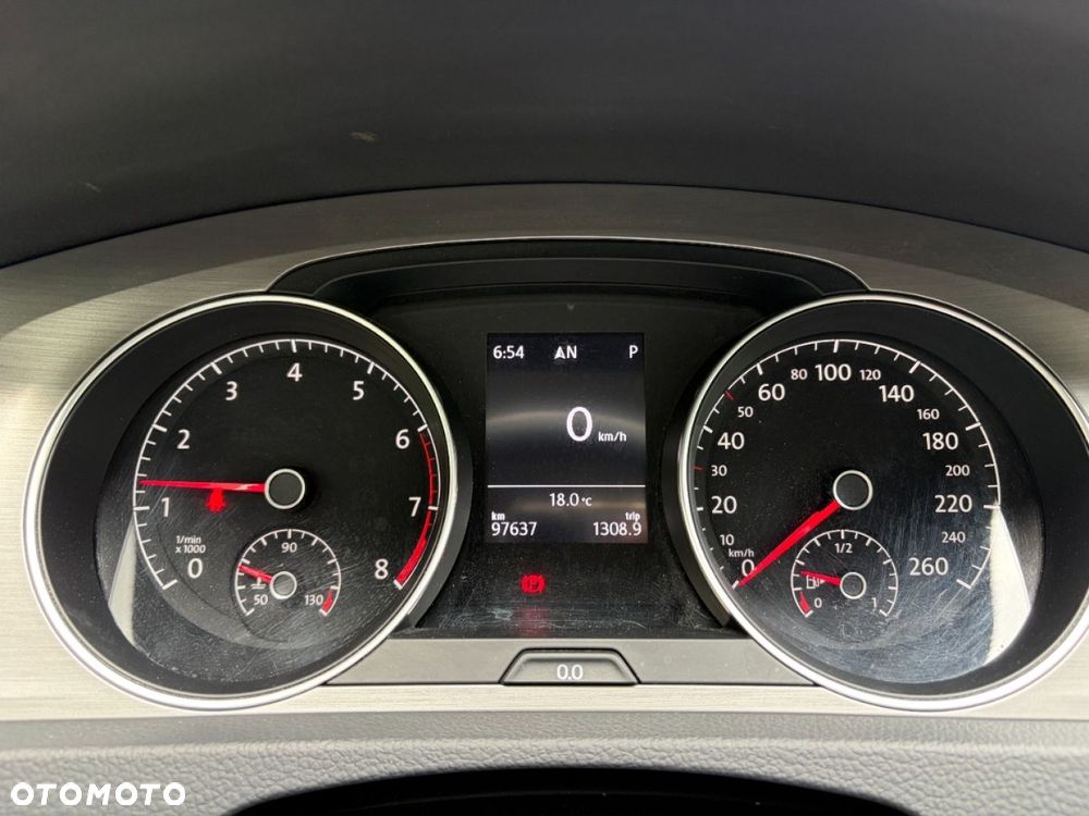 Volkswagen Golf - 9