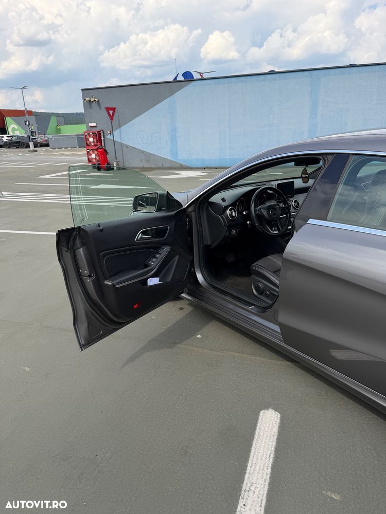 Mercedes-Benz CLA 220 d Shooting Brake 4Matic 7G-DCT Urban - 5