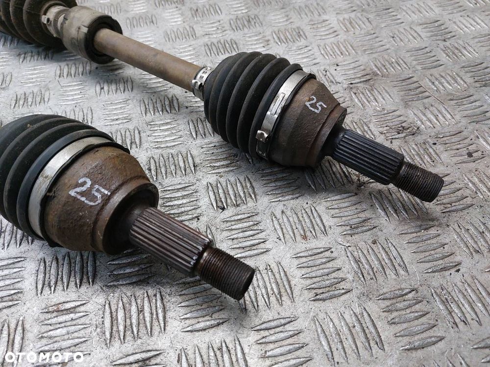 PÓŁOŚ LEWY PRZÓD + PRAWY PRZÓD 5B FORD FIESTA MK6 1.4 TDCI - 2