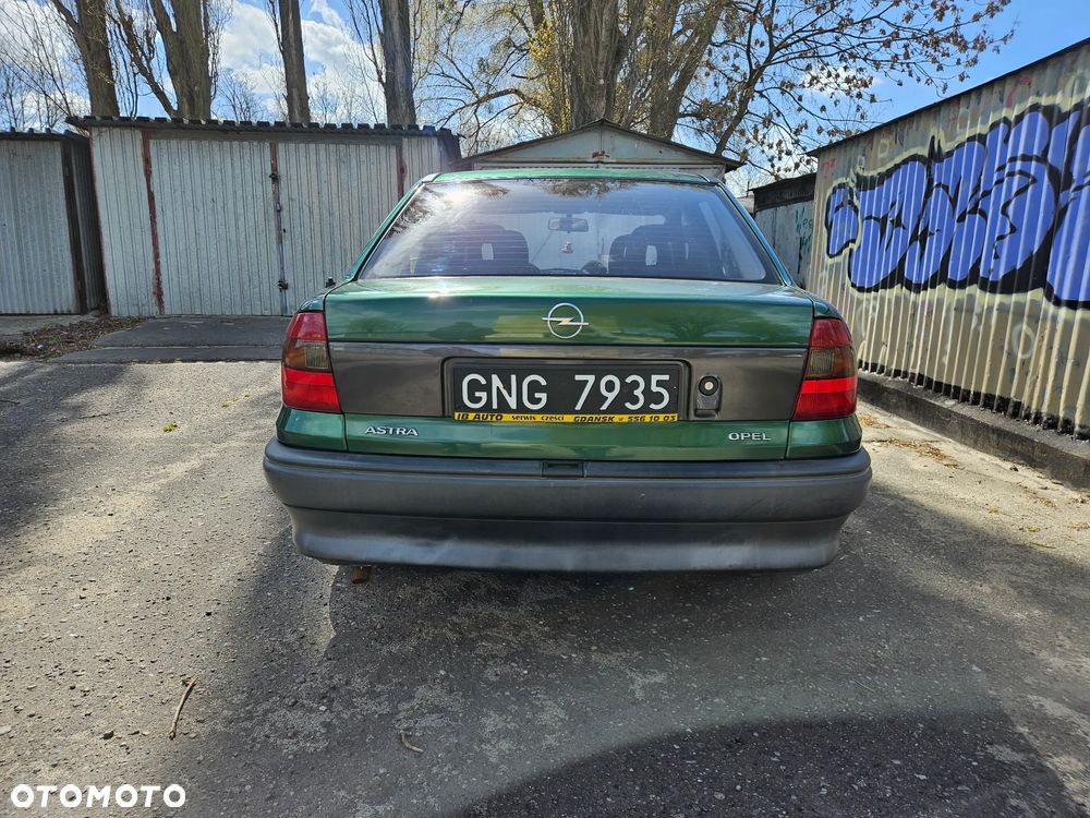 Opel Astra 1.4 GL - 3