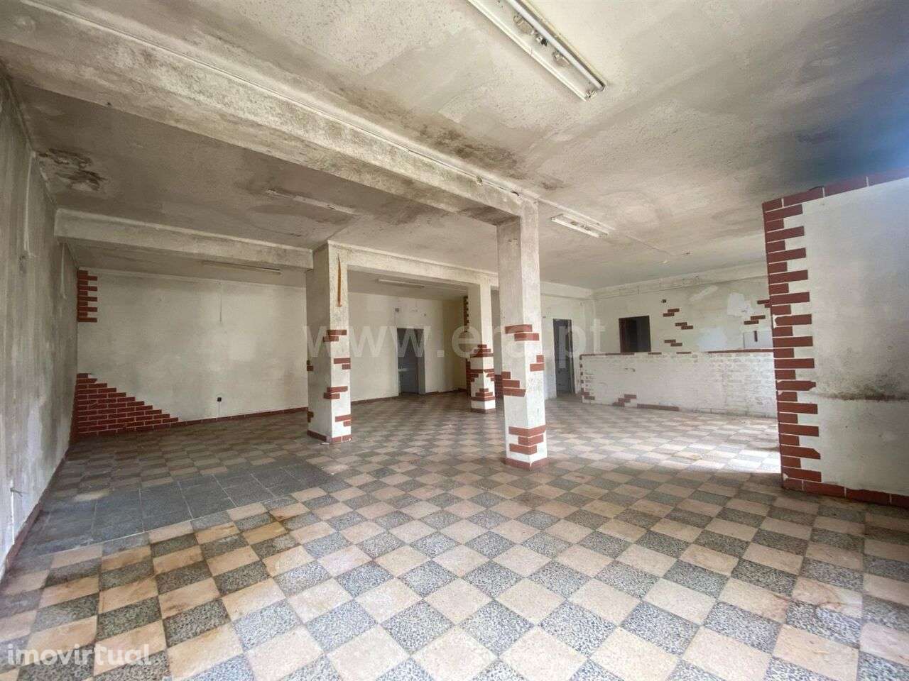 Loja / Fundão, Aldeia Nova - Grande imagem: 2/9