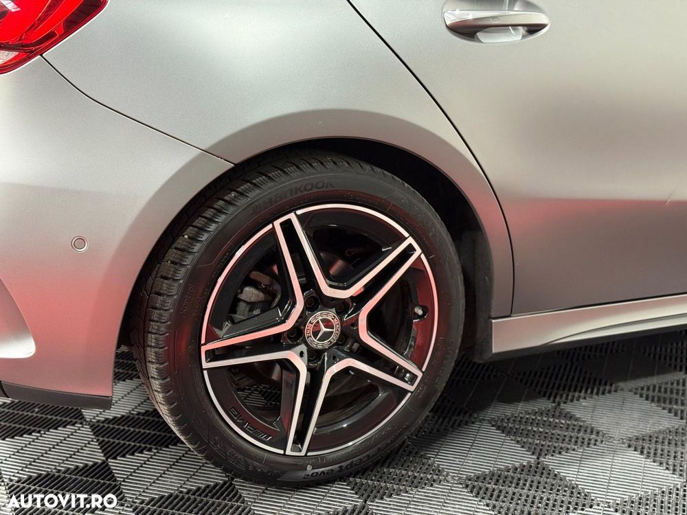 Mercedes-Benz A 180 7G-DCT AMG Line - 36