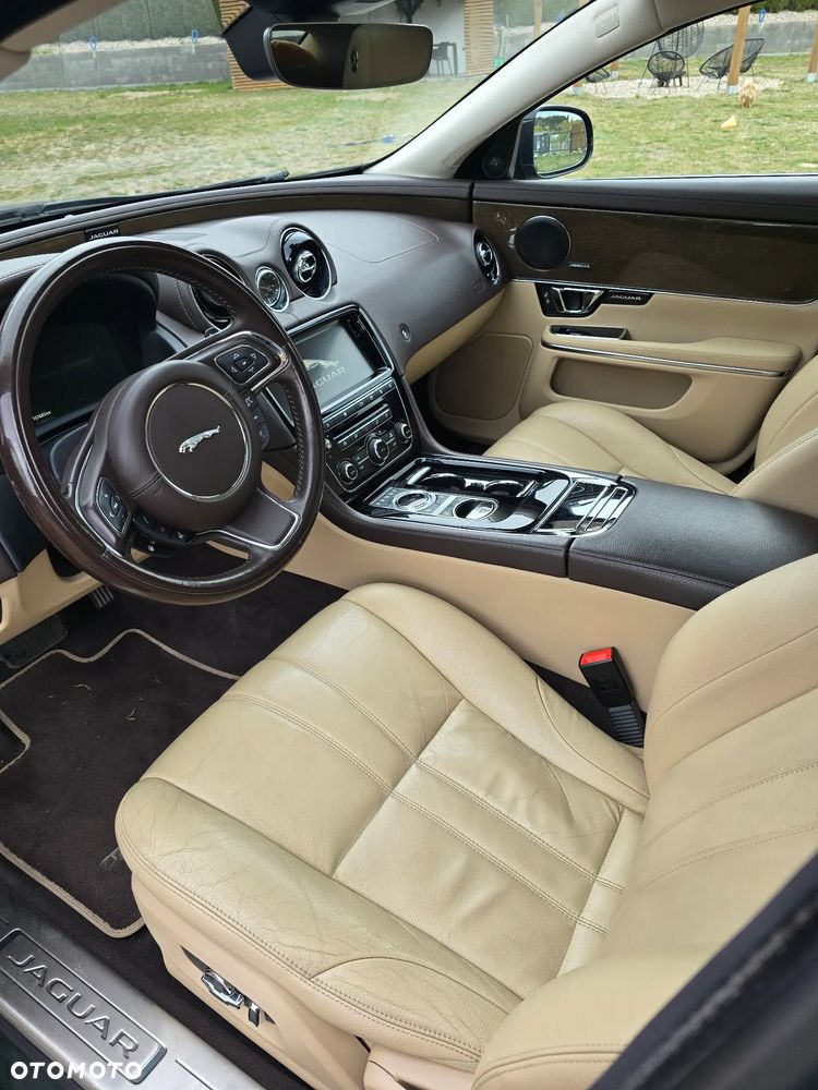 Jaguar XJ 3.0 D V6 Premium Luxury - 5