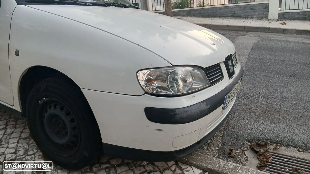 Seat Ibiza 1999 photo 2