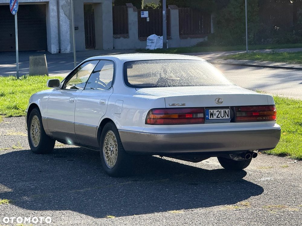 Lexus ES - 3
