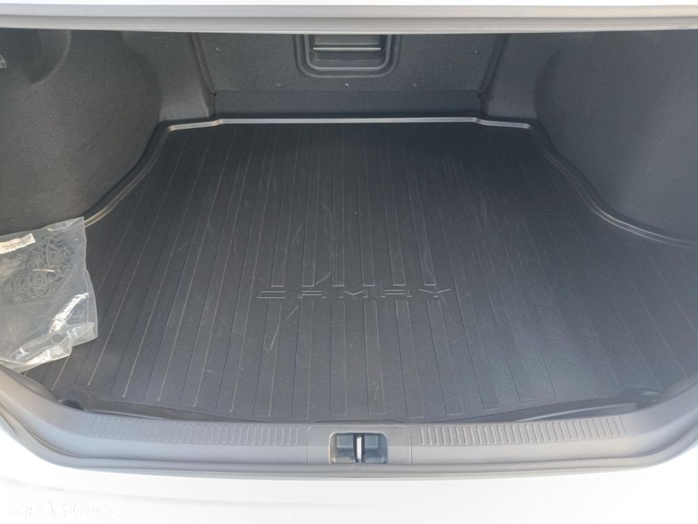 Toyota Camry - 7