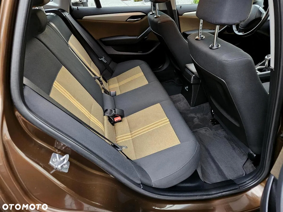 BMW X1 sDrive18i - 23