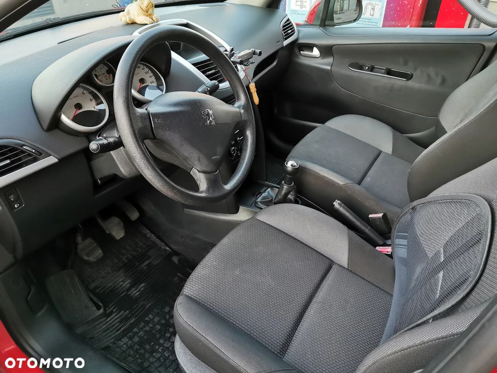 Peugeot 207 - 7
