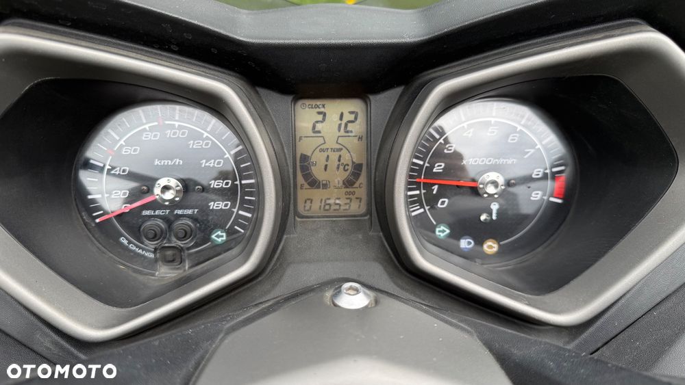 Yamaha X-max - 11