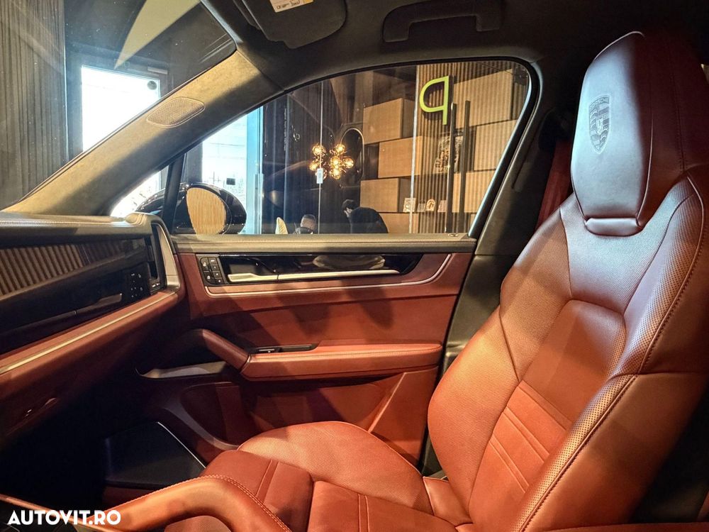 Porsche Cayenne - 32