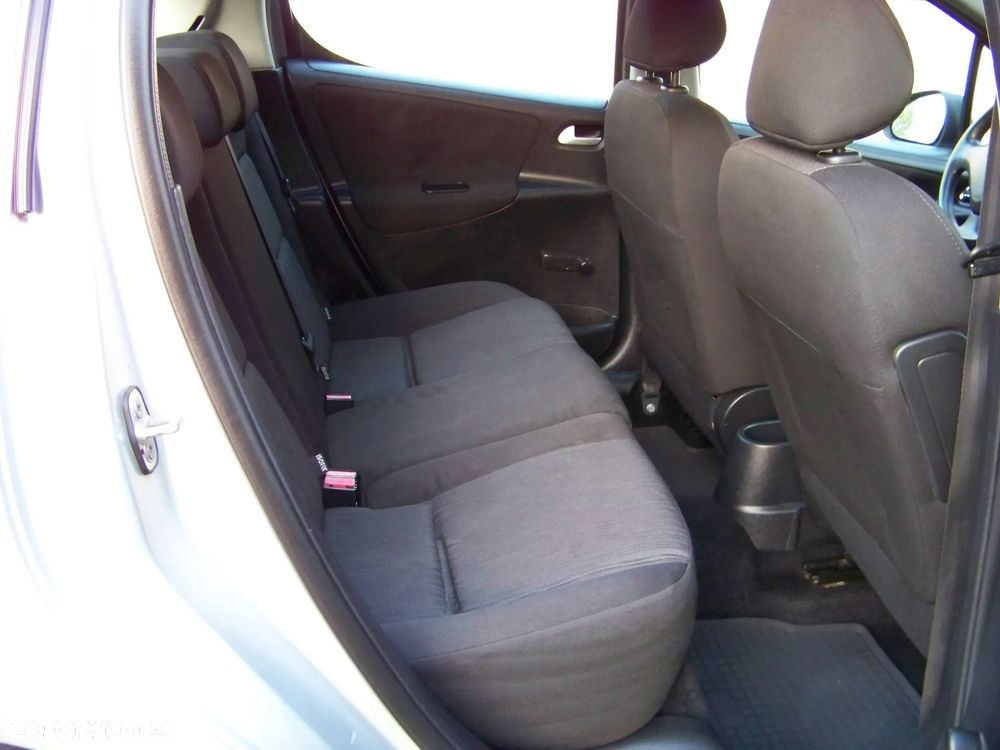 Peugeot 207 1.4 HDi Trendy - 21