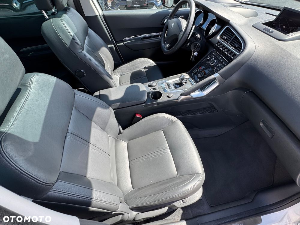 Peugeot 3008 Hybrid4 - 26