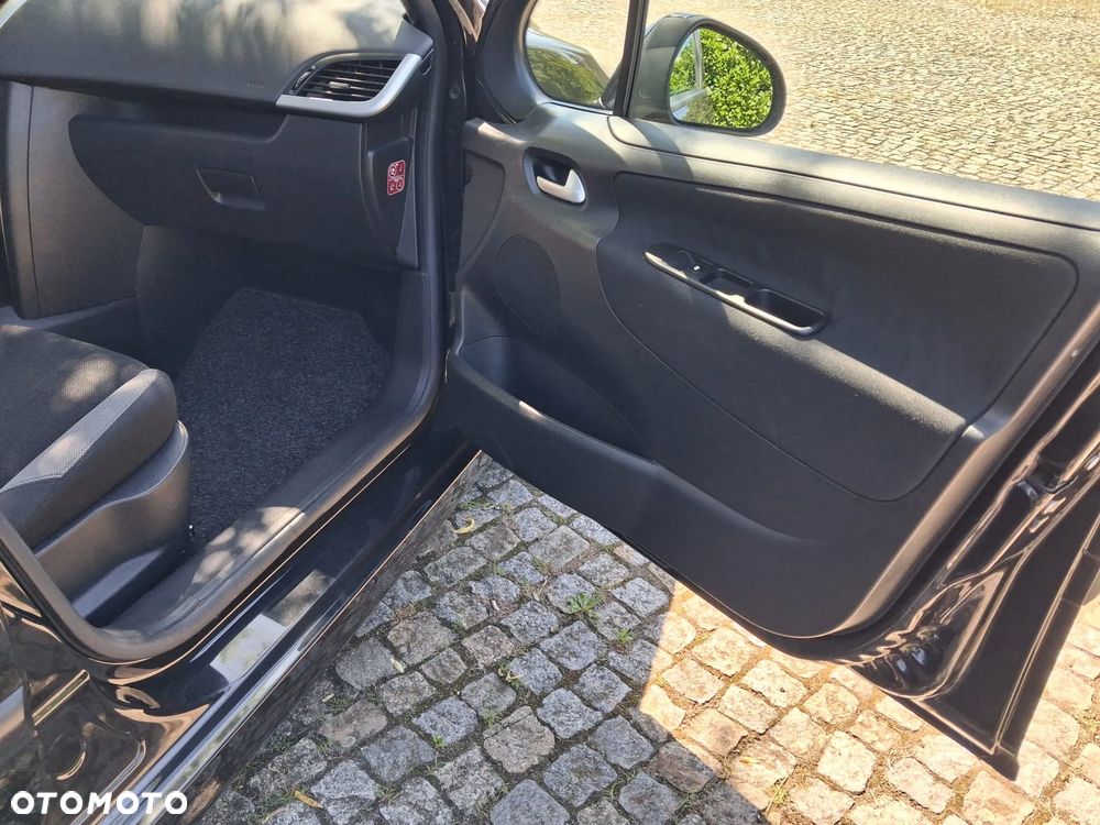 Peugeot 207 - 13
