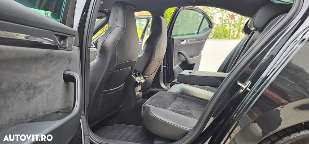 Skoda Superb 2.0 TDI DSG Sportline - 8