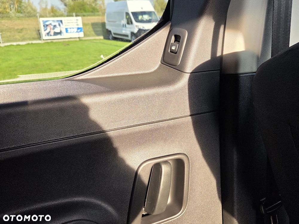 Peugeot Rifter Long MPV 1.2 PureTech Allure S&S N1 - 17