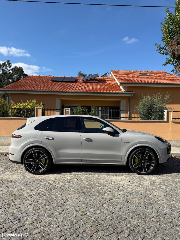 Porsche Cayenne - 2