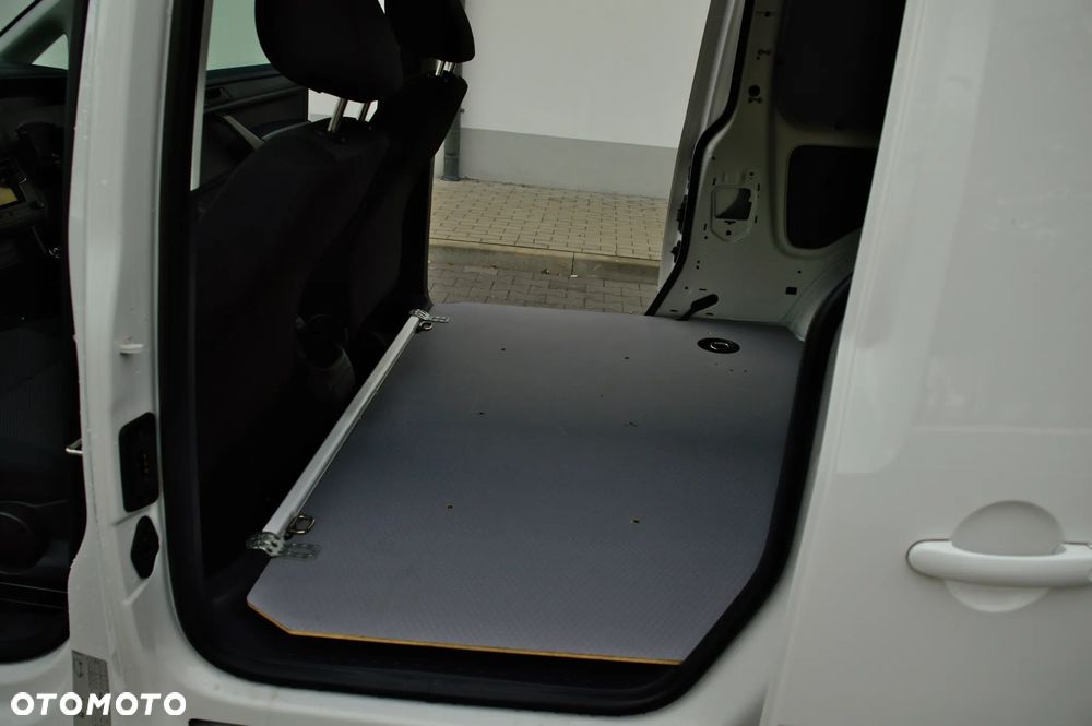 Volkswagen Caddy - 10