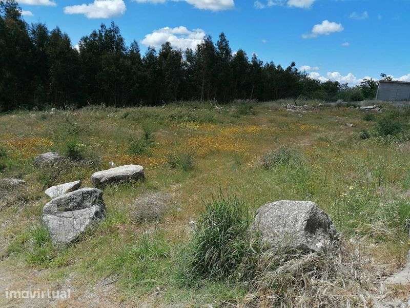 Vendo terreno construtível em Fafe - Grande imagem: 3/10
