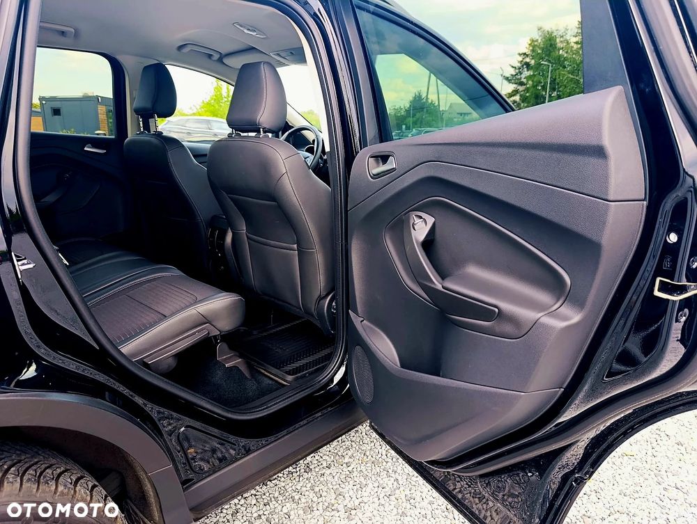Ford Kuga 2.0 TDCi 2x4 Titanium - 36