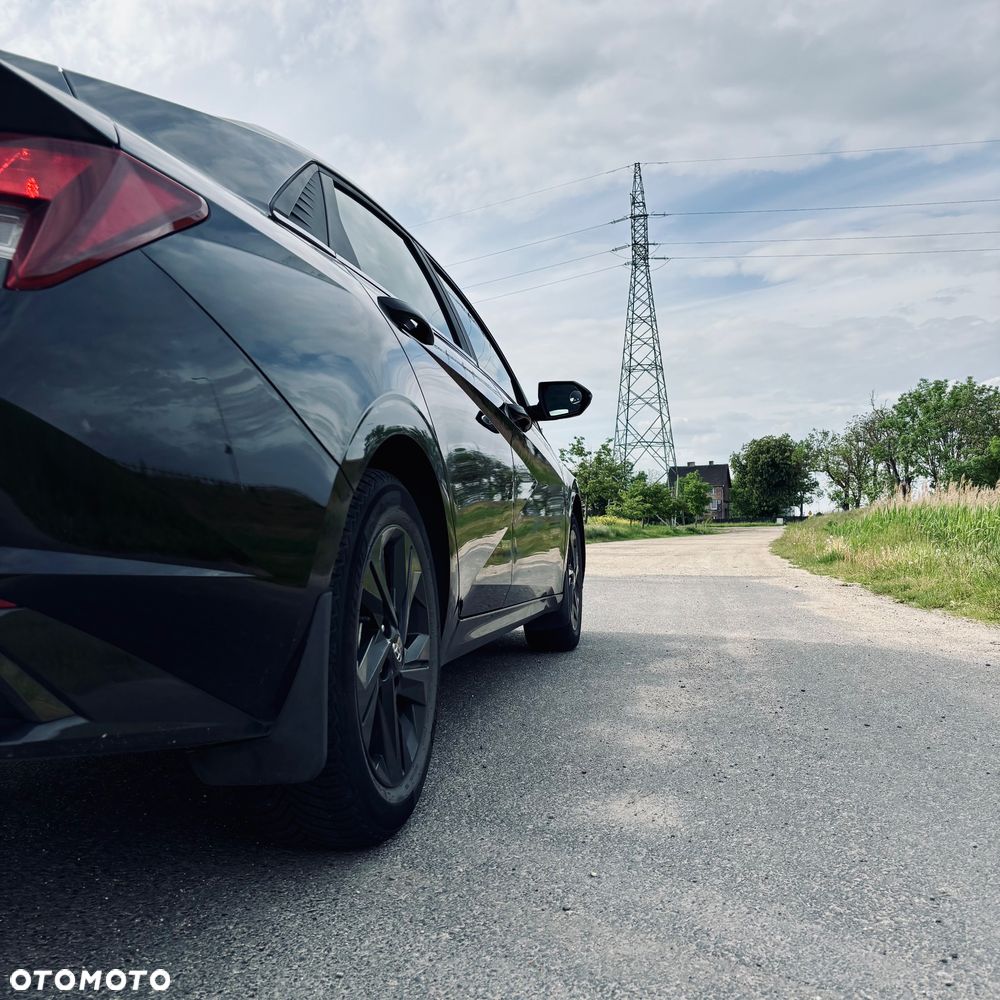 Hyundai Elantra 1.6 Smart - 16