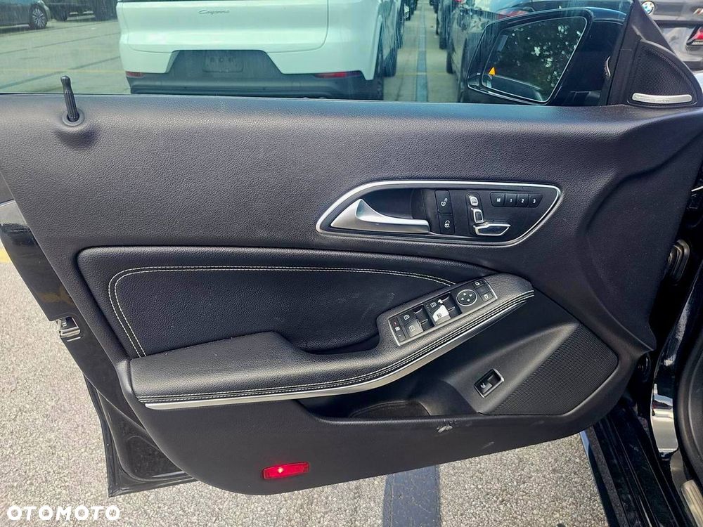Mercedes-Benz CLA 250 4-Matic AMG Line - 10