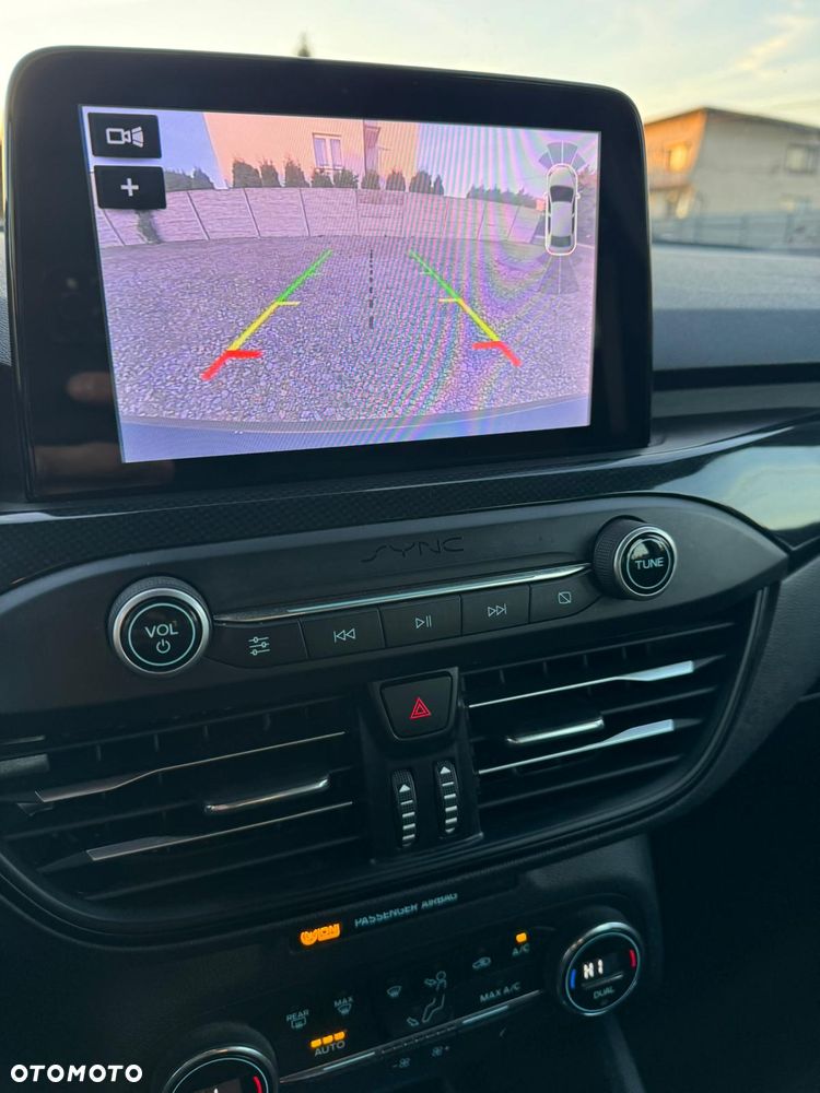 Ford Focus 1.5 EcoBlue Start-Stopp-System ST-LINE - 19