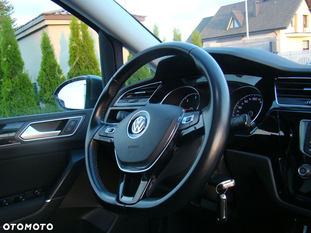 Volkswagen Touran 2.0 TDI SCR Highline - 35